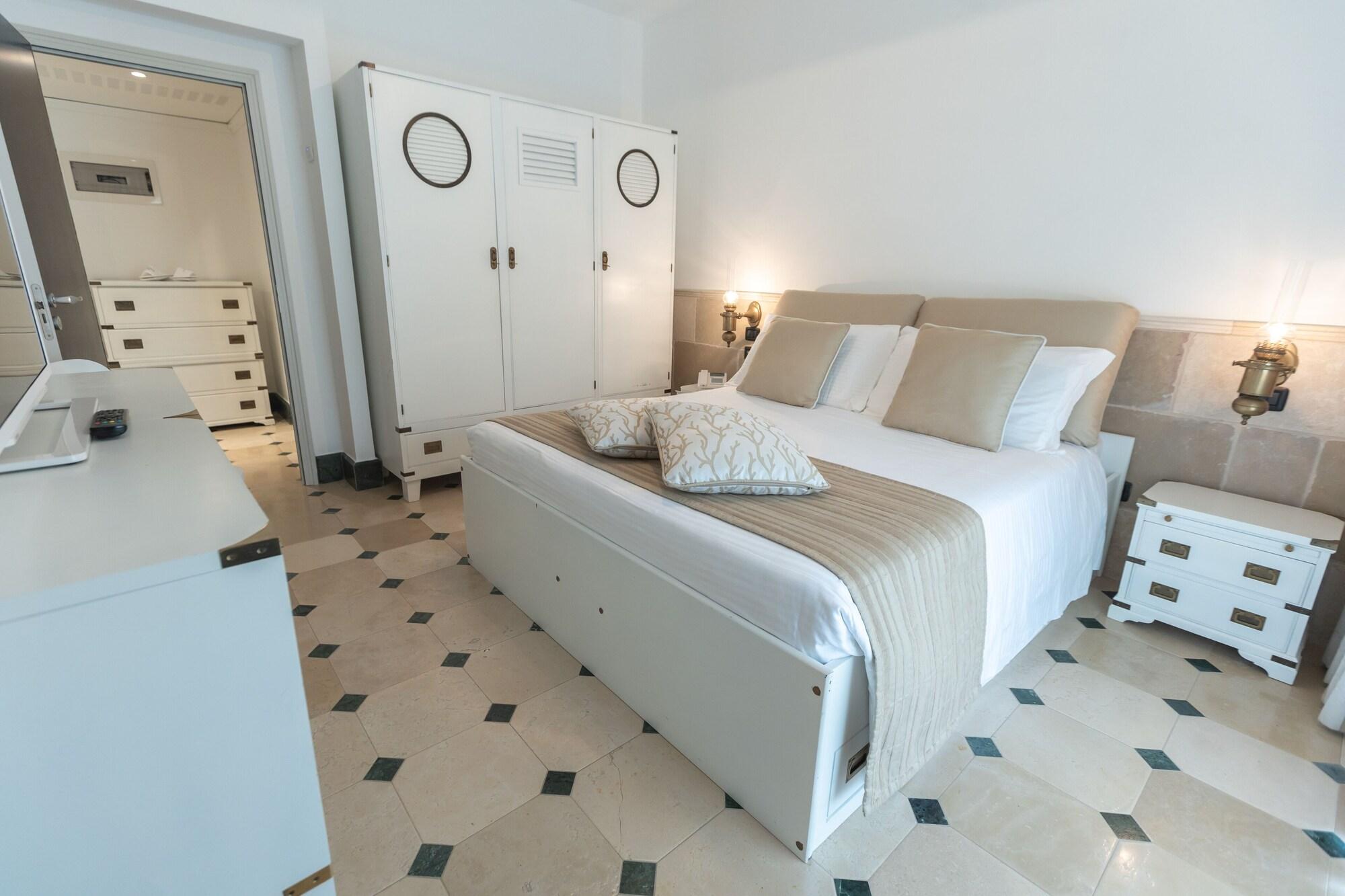 Ostuni A Mare Hotel ภายนอก รูปภาพ