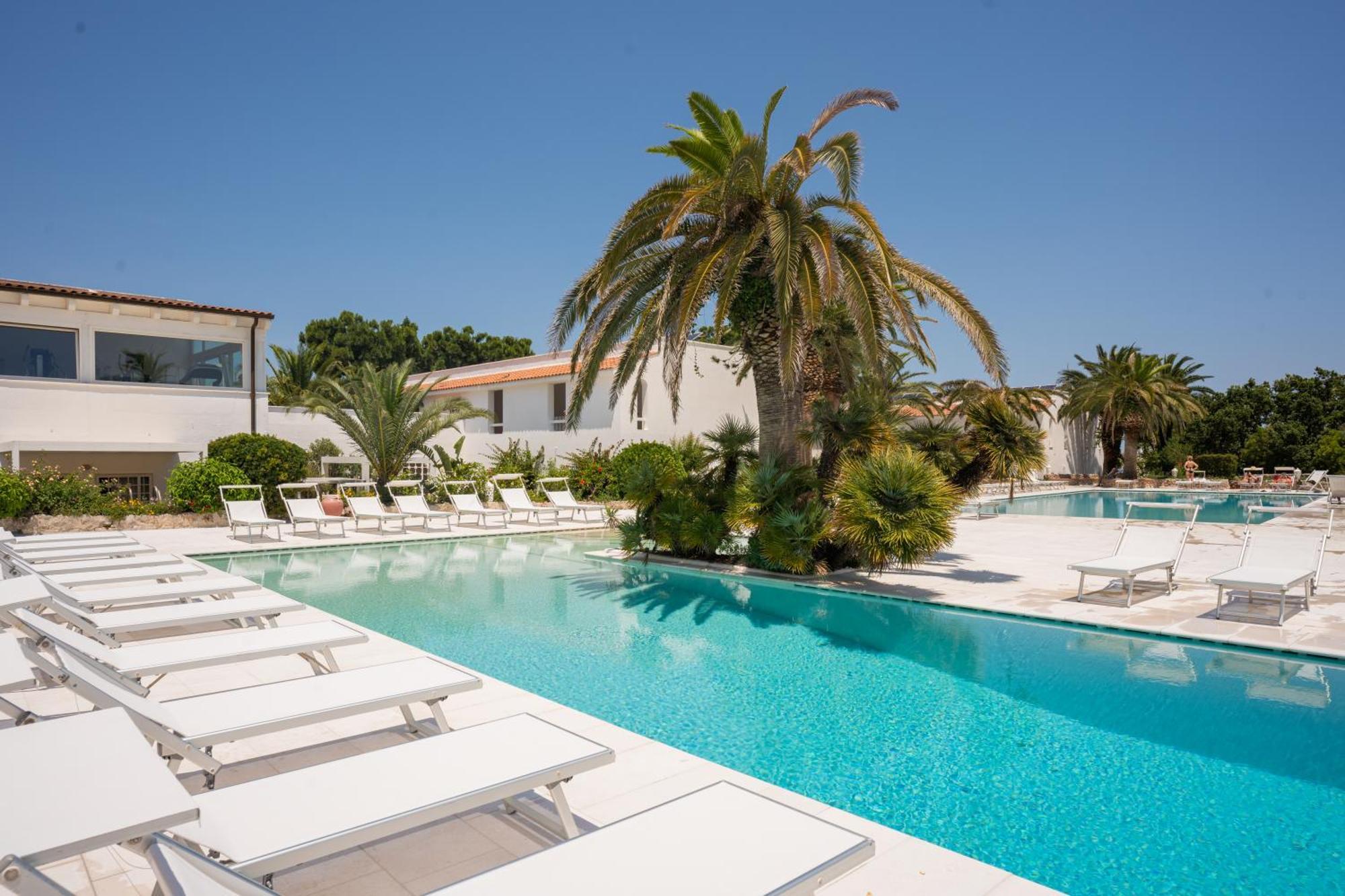 Ostuni A Mare Hotel ภายนอก รูปภาพ