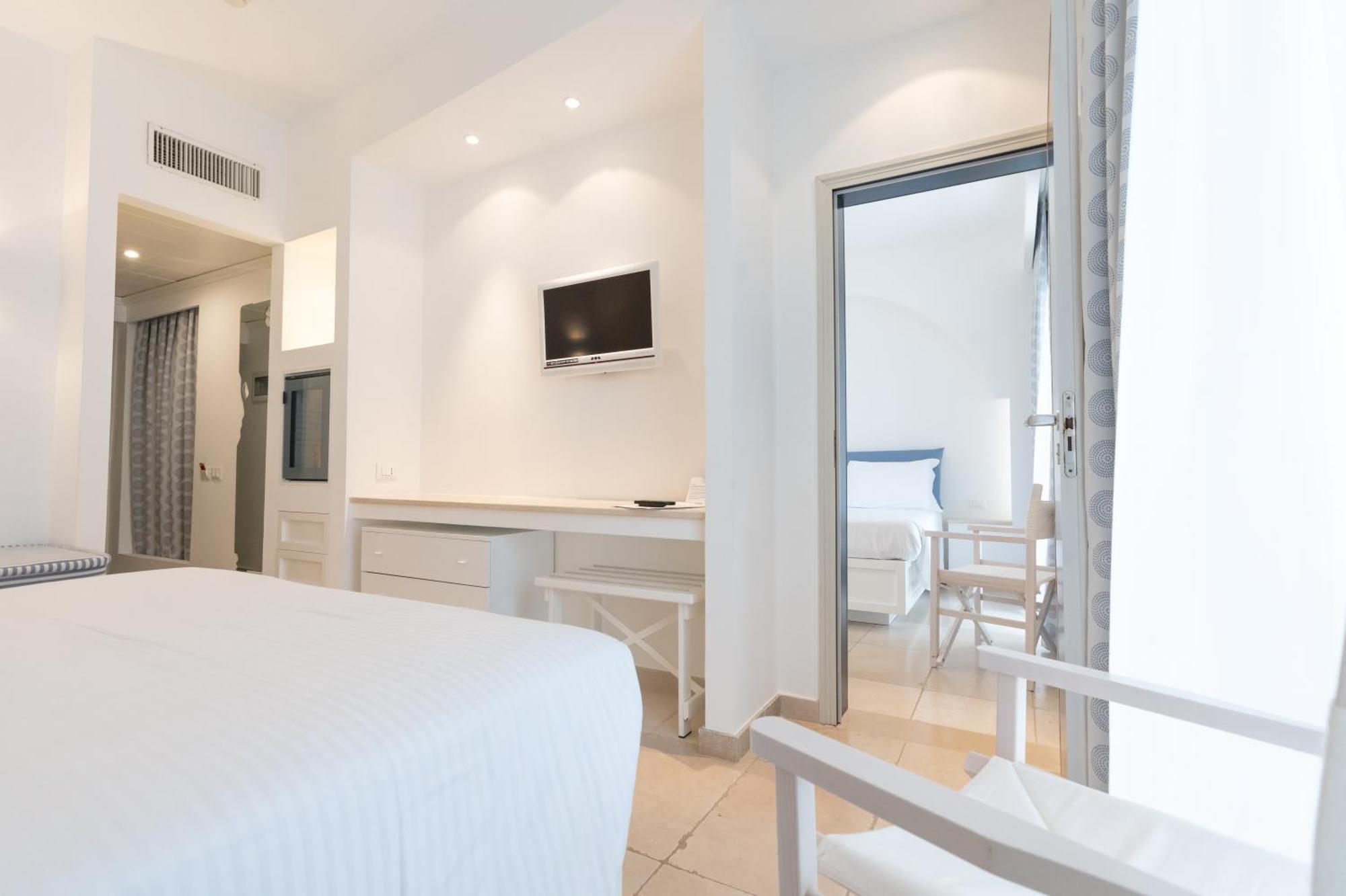 Ostuni A Mare Hotel ภายนอก รูปภาพ